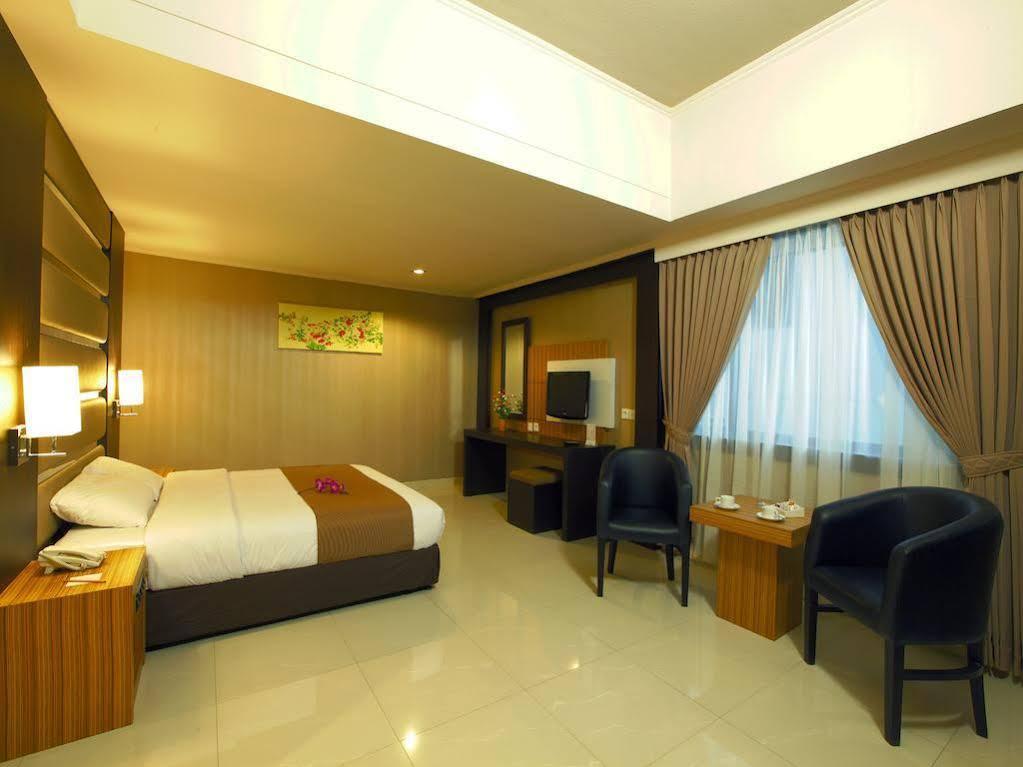 Hotel Orchardz Jayakarta Esterno foto