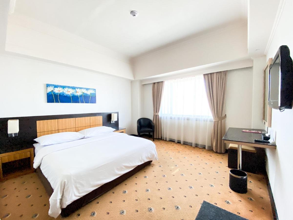 Hotel Orchardz Jayakarta Esterno foto