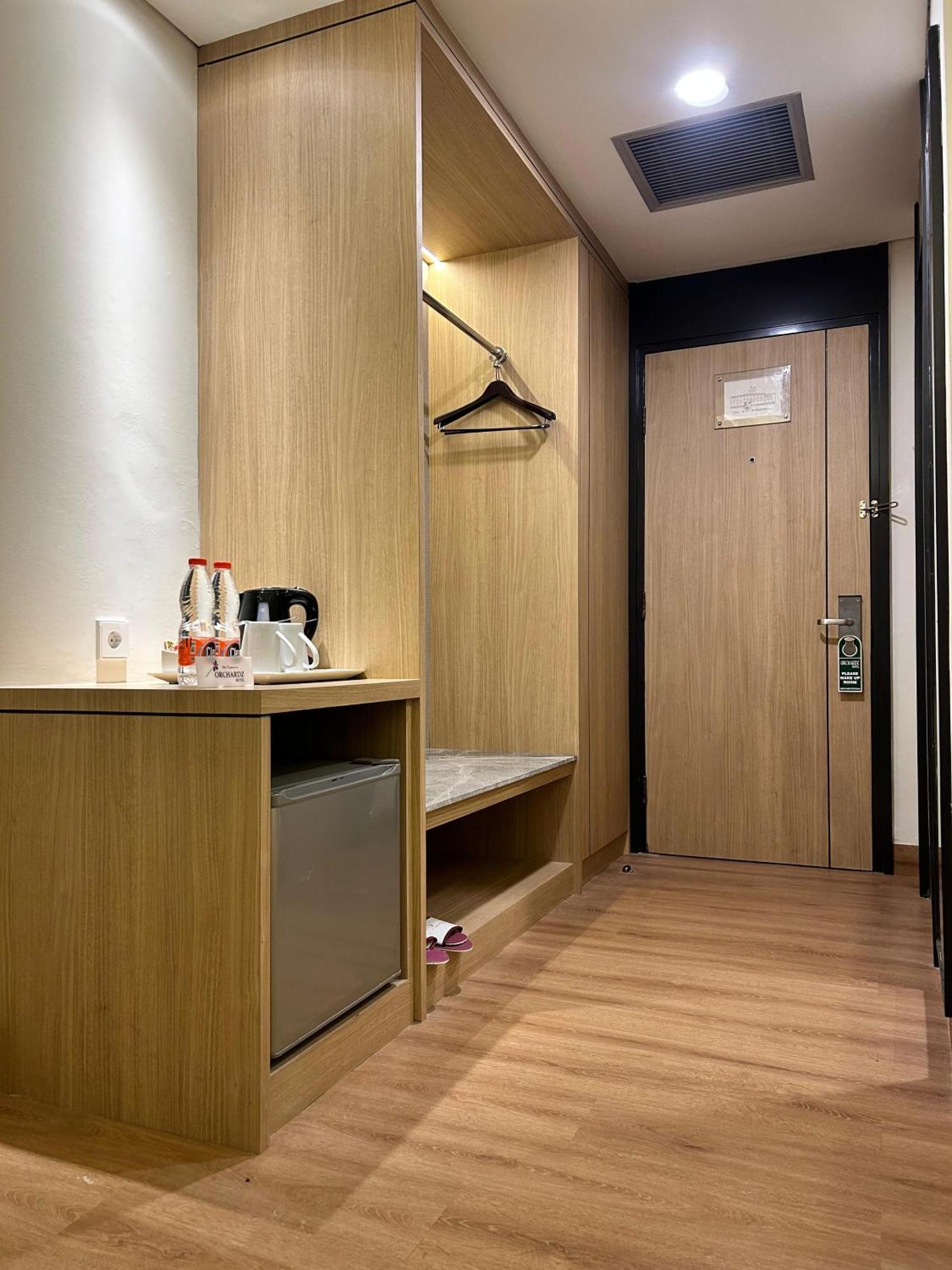 Hotel Orchardz Jayakarta Esterno foto