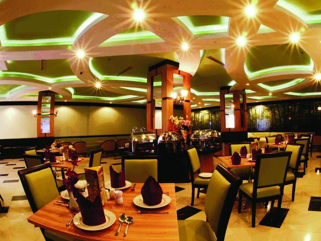 Hotel Orchardz Jayakarta Esterno foto