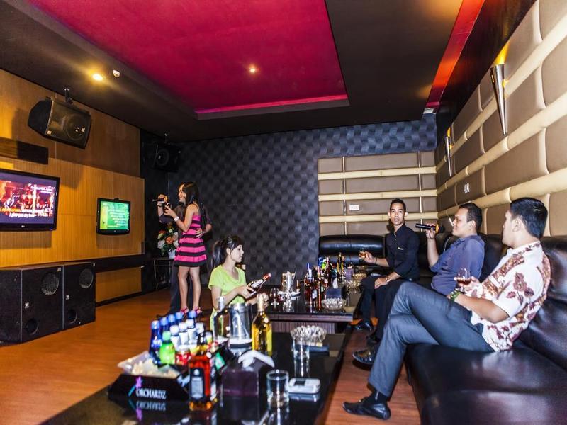 Hotel Orchardz Jayakarta Esterno foto