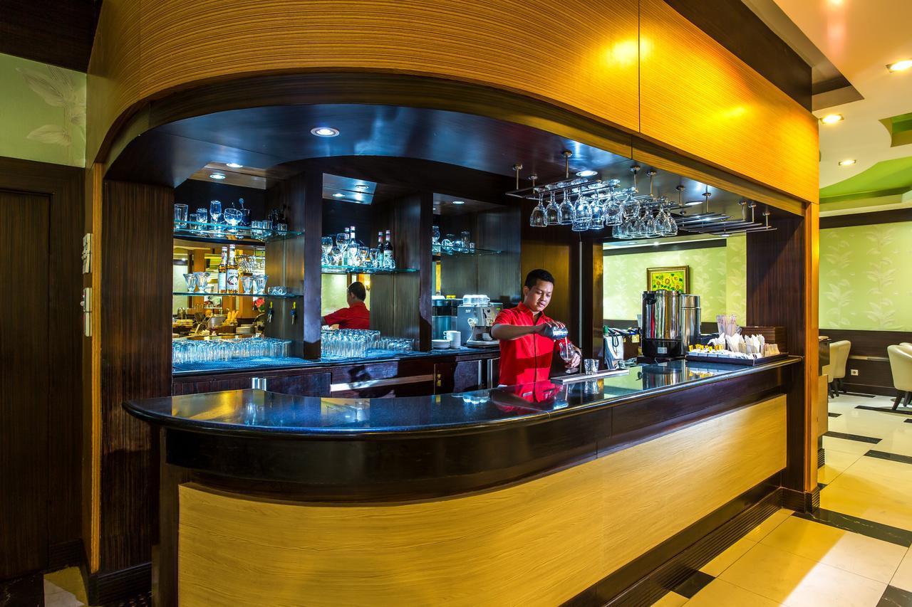 Hotel Orchardz Jayakarta Esterno foto