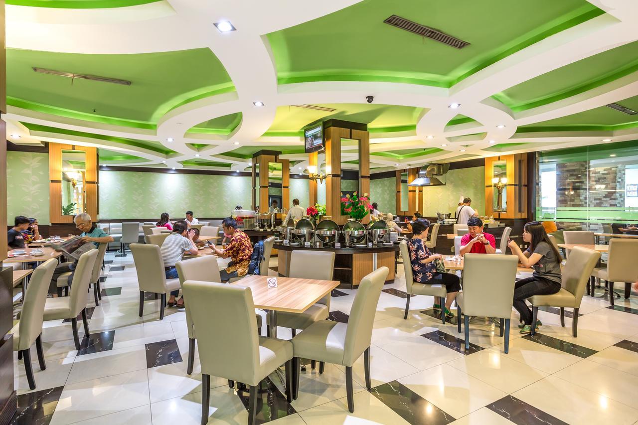 Hotel Orchardz Jayakarta Esterno foto