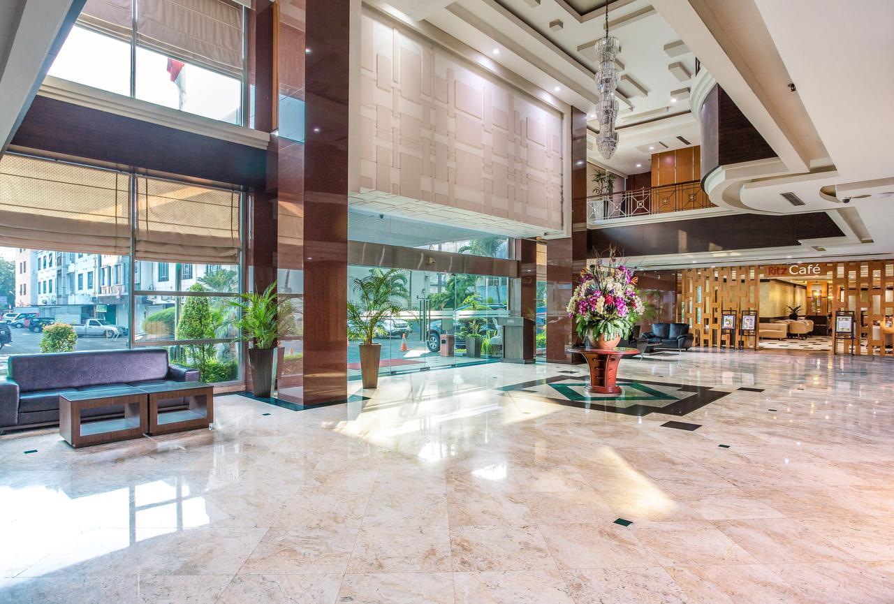 Hotel Orchardz Jayakarta Esterno foto