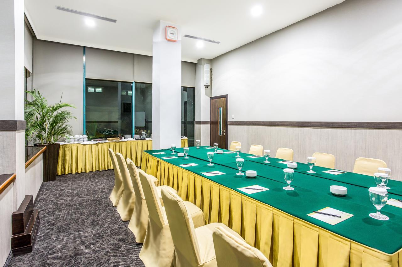 Hotel Orchardz Jayakarta Esterno foto