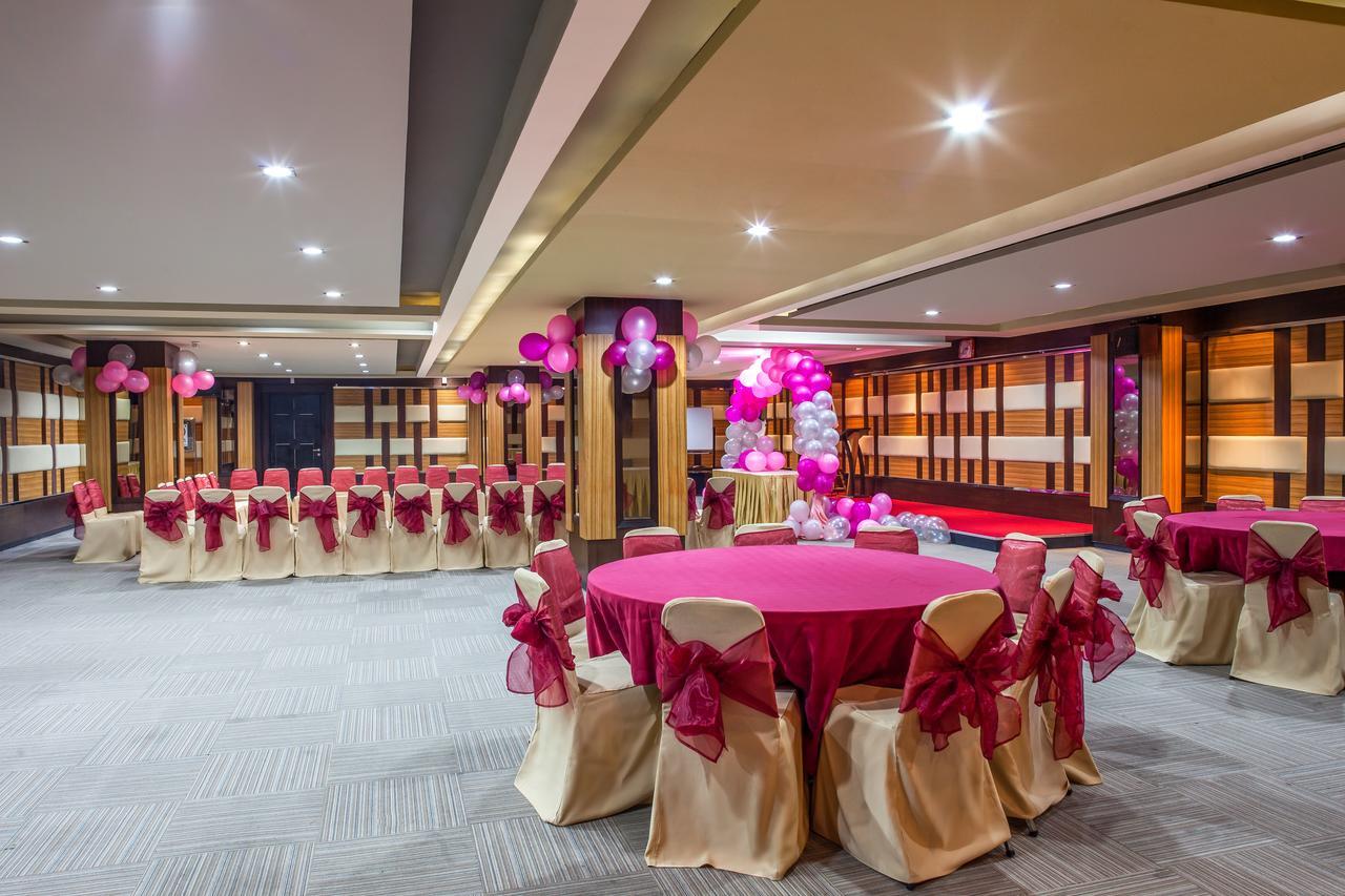 Hotel Orchardz Jayakarta Esterno foto