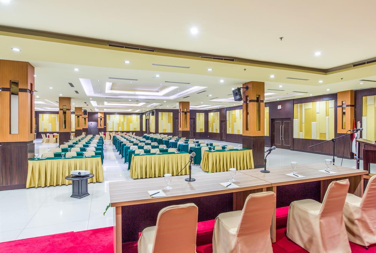 Hotel Orchardz Jayakarta Esterno foto