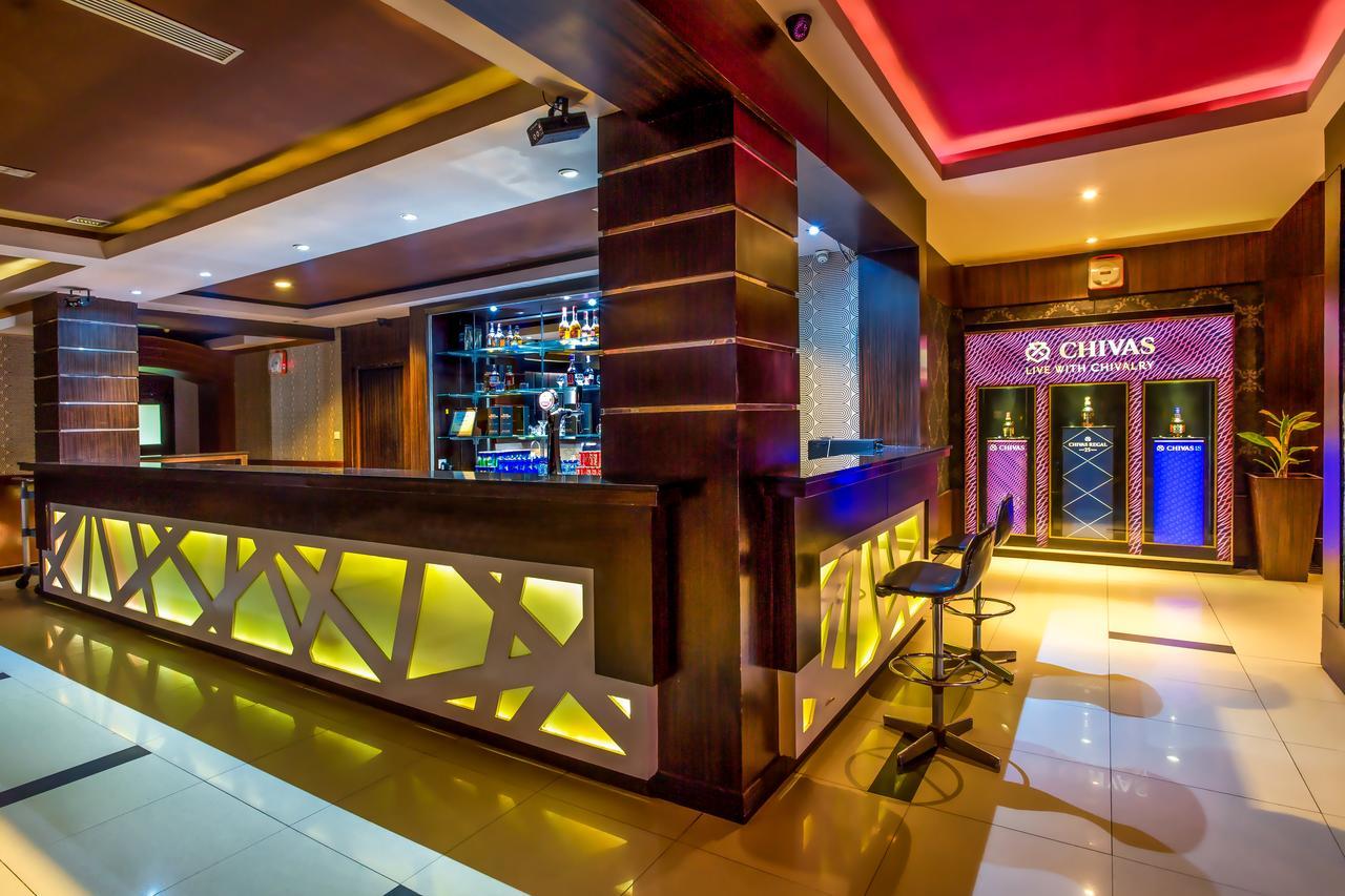 Hotel Orchardz Jayakarta Esterno foto