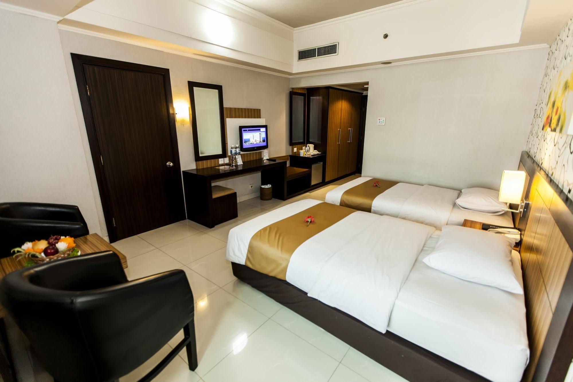 Hotel Orchardz Jayakarta Esterno foto