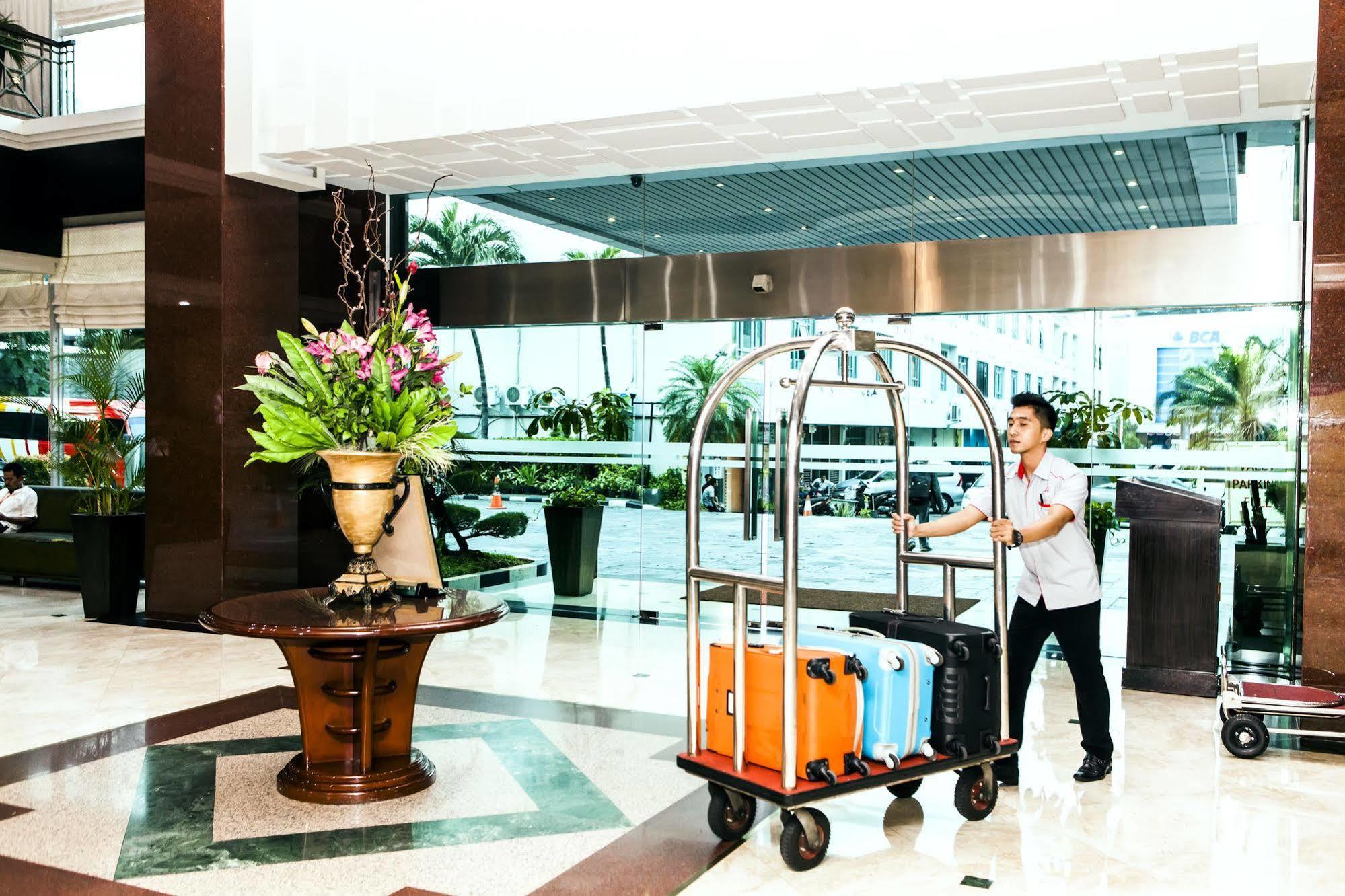 Hotel Orchardz Jayakarta Esterno foto